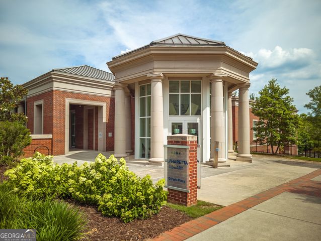 140 Blue Heron Lane, Alpharetta, GA 30009