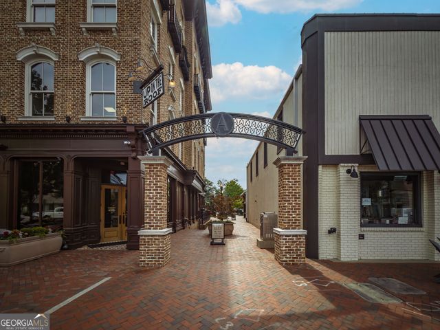 140 Blue Heron Lane, Alpharetta, GA 30009