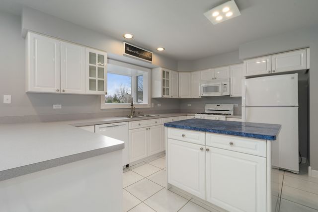 24751 Rosewood Lane, Manhattan, IL 60442