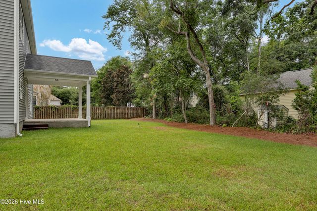 1320 Chadwick Shores Drive, Sneads Ferry, NC 28460