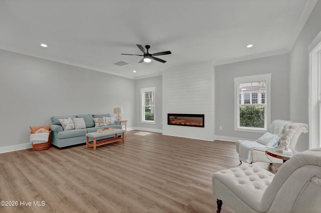 1320 Chadwick Shores Drive, Sneads Ferry, NC 28460