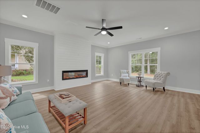 1320 Chadwick Shores Drive, Sneads Ferry, NC 28460