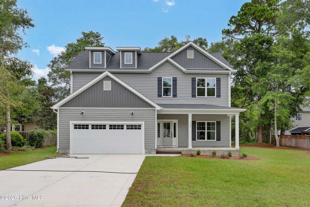 1320 Chadwick Shores Drive, Sneads Ferry, NC 28460