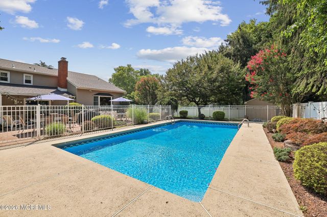 6 Murfield Drive, Lincroft, NJ 07738