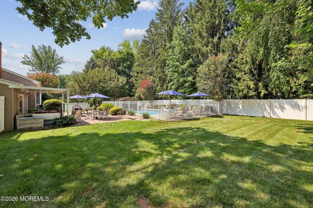 6 Murfield Drive, Lincroft, NJ 07738