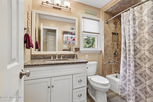 6 Murfield Drive, Lincroft, NJ 07738