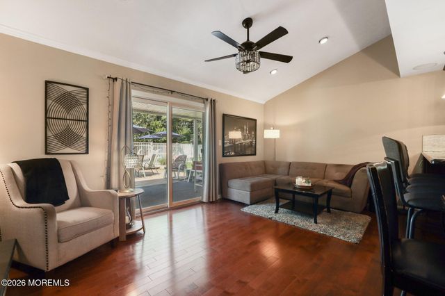 6 Murfield Drive, Lincroft, NJ 07738