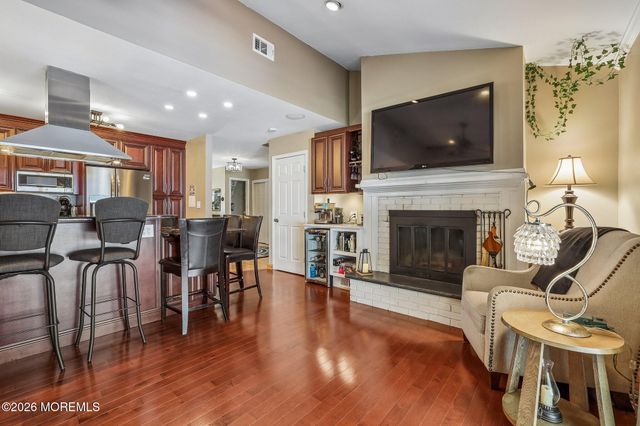 6 Murfield Drive, Lincroft, NJ 07738