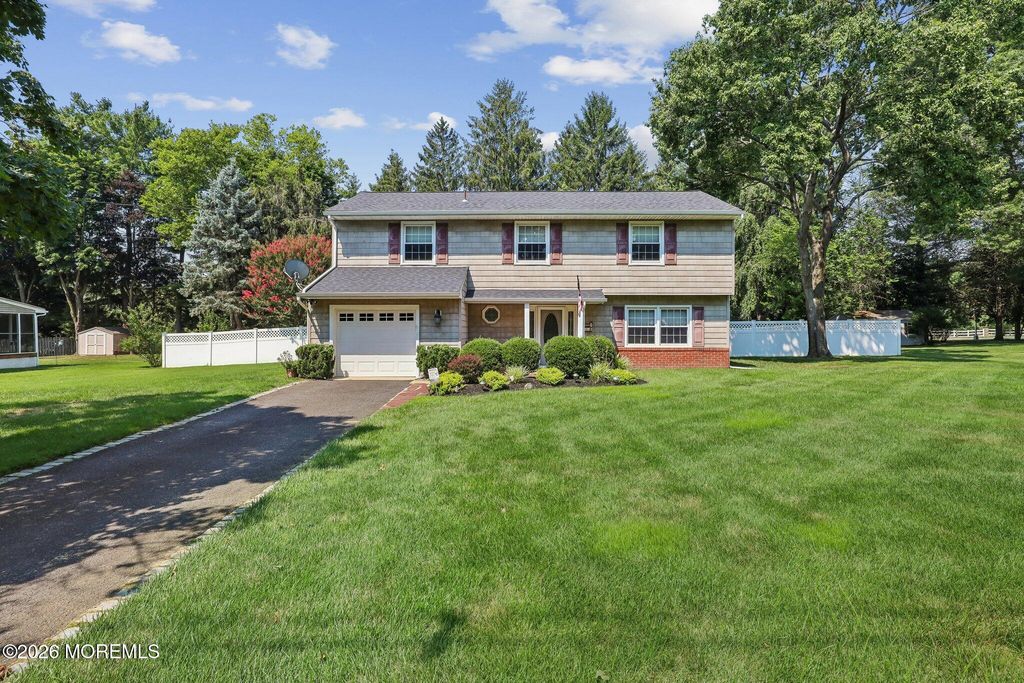 6 Murfield Drive, Lincroft, NJ 07738