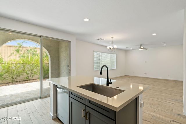 6439 N 17TH Place, Phoenix, AZ 85016