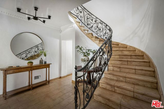 901 Malcolm Avenue, Los Angeles, CA 90024