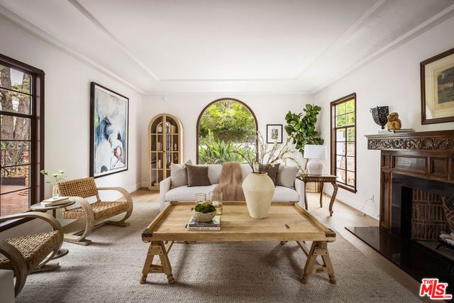 901 Malcolm Avenue, Los Angeles, CA 90024