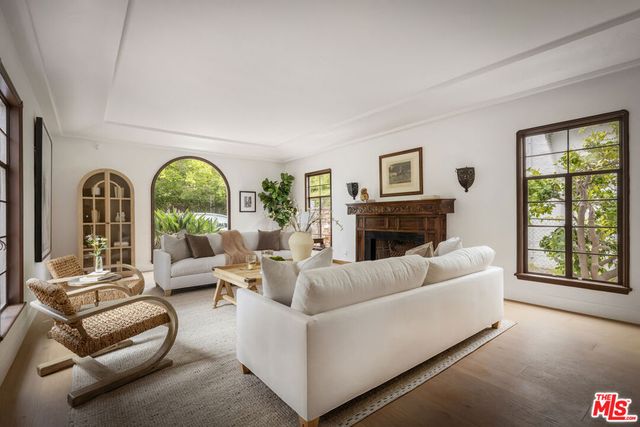 901 Malcolm Avenue, Los Angeles, CA 90024