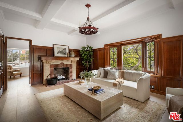 901 Malcolm Avenue, Los Angeles, CA 90024