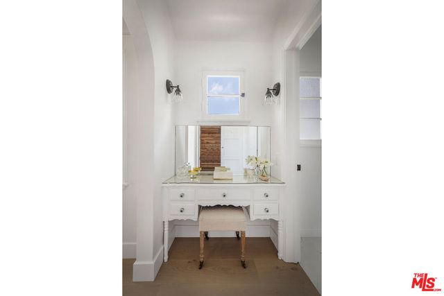 901 Malcolm Avenue, Los Angeles, CA 90024