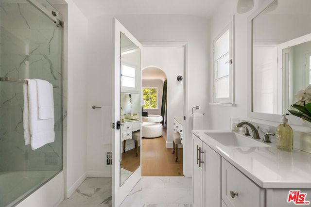 901 Malcolm Avenue, Los Angeles, CA 90024