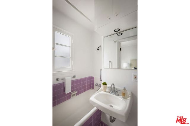 901 Malcolm Avenue, Los Angeles, CA 90024