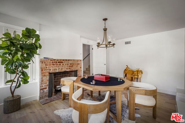 901 Malcolm Avenue, Los Angeles, CA 90024