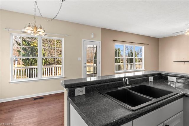 208 Mountain View Road, Statesville, NC 28625