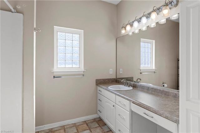 208 Mountain View Road, Statesville, NC 28625