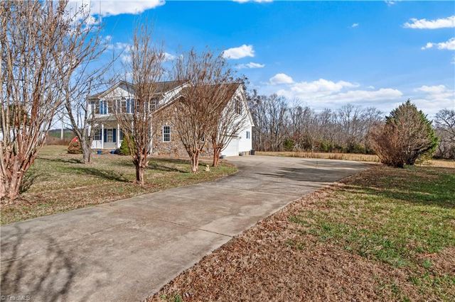 208 Mountain View Road, Statesville, NC 28625