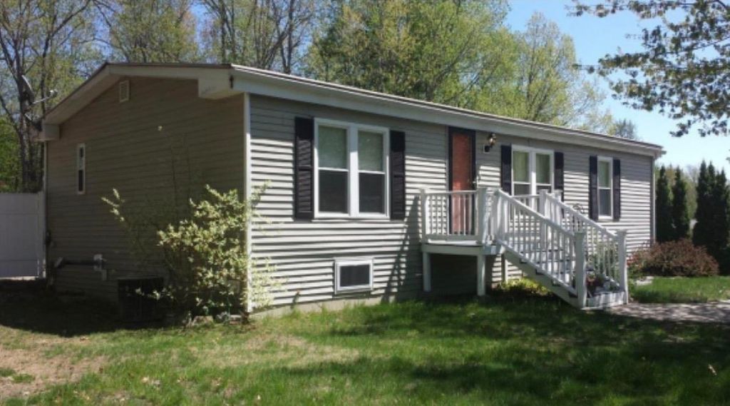 13 Squire Ridge Road, Hampstead, NH 03841