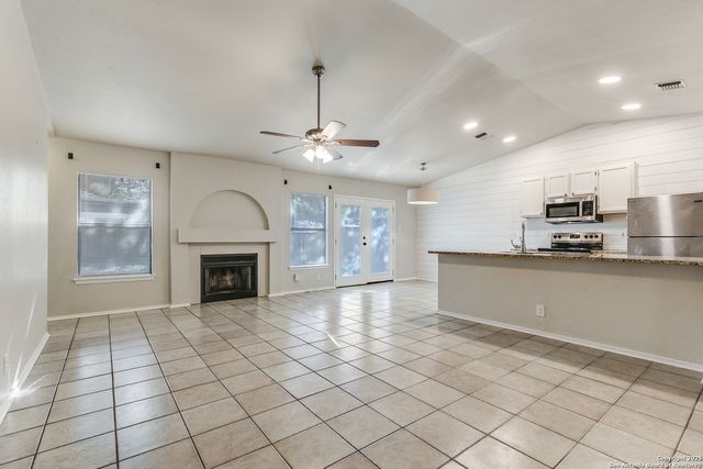 11090 Moonlit, San Antonio, TX 78249
