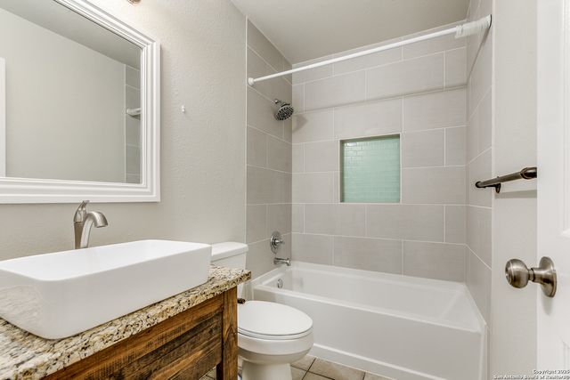 11090 Moonlit, San Antonio, TX 78249