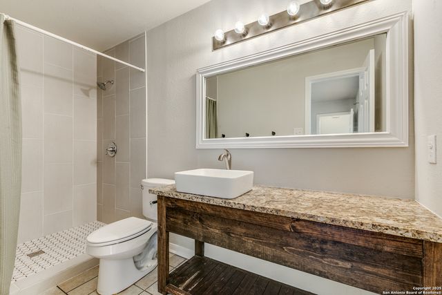 11090 Moonlit, San Antonio, TX 78249
