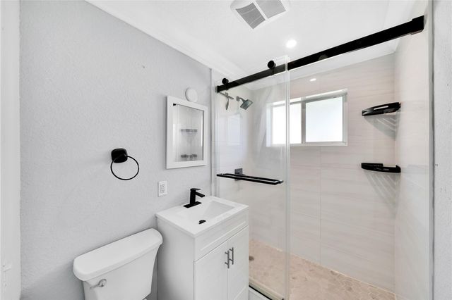 541 SE 4th St, Deerfield Beach, FL 33441