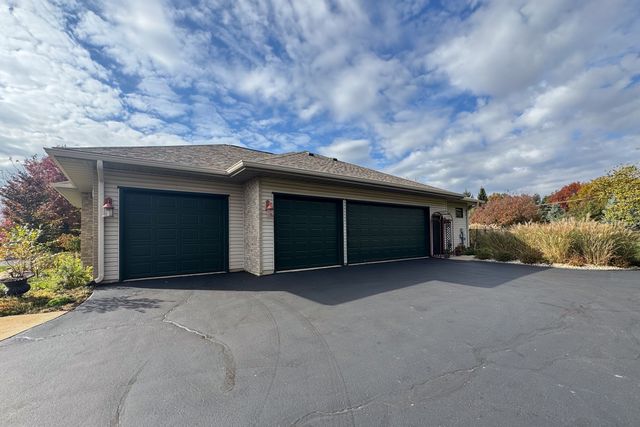 846 Wood Ridge Lane, Caledonia, IL 61011