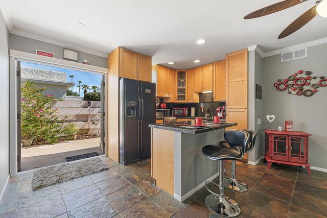 800 E Cottonwood Road 2, Palm Springs, CA 92262
