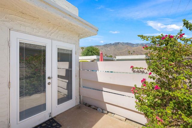 800 E Cottonwood Road 2, Palm Springs, CA 92262