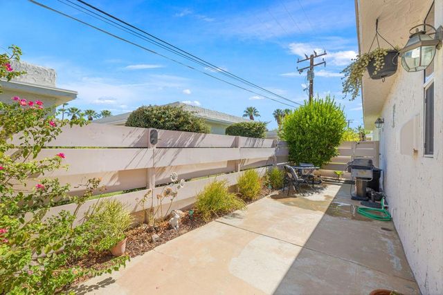 800 E Cottonwood Road 2, Palm Springs, CA 92262