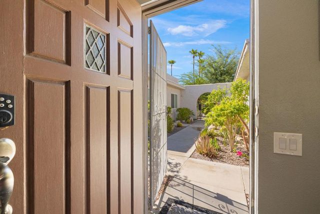 800 E Cottonwood Road 2, Palm Springs, CA 92262