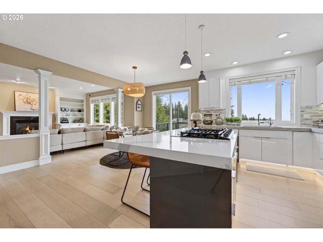 2140 FIRCREST Dr, West Linn, OR 97068