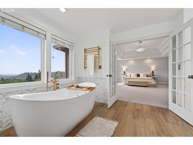 2140 FIRCREST Dr, West Linn, OR 97068
