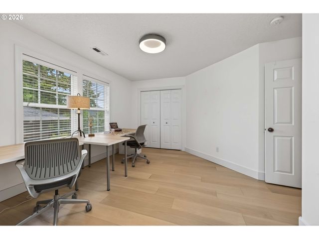 2140 FIRCREST Dr, West Linn, OR 97068