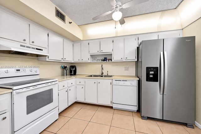 919 Hillcrest Drive 401, Hollywood, FL 33021