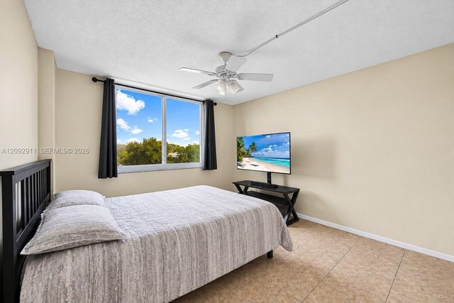 919 Hillcrest Drive 401, Hollywood, FL 33021