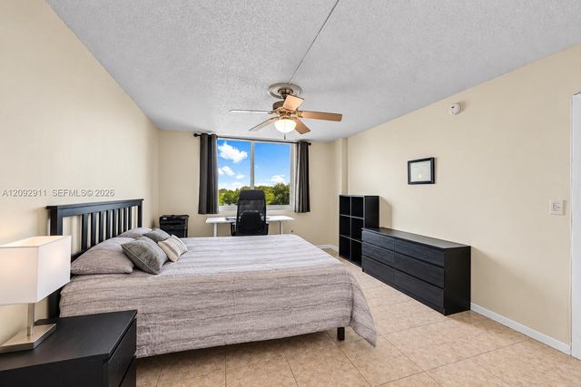 919 Hillcrest Drive 401, Hollywood, FL 33021