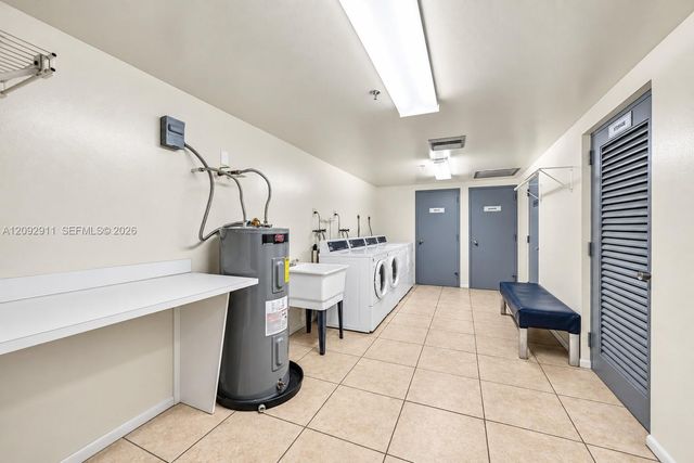 919 Hillcrest Drive 401, Hollywood, FL 33021