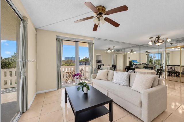919 Hillcrest Drive 401, Hollywood, FL 33021