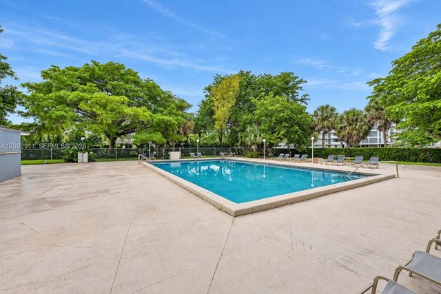919 Hillcrest Drive 401, Hollywood, FL 33021