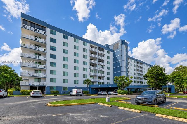919 Hillcrest Drive 401, Hollywood, FL 33021