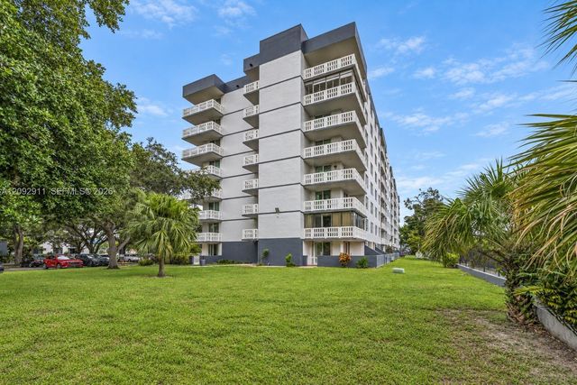 919 Hillcrest Drive 401, Hollywood, FL 33021
