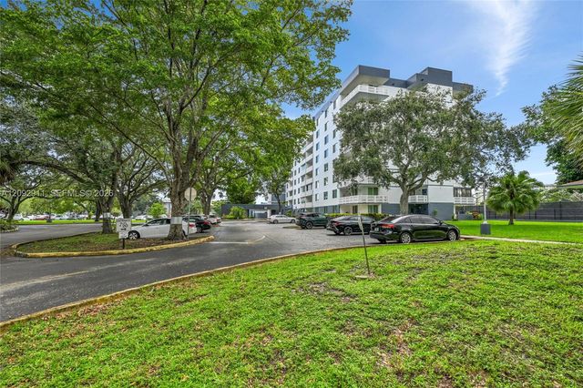 919 Hillcrest Drive 401, Hollywood, FL 33021