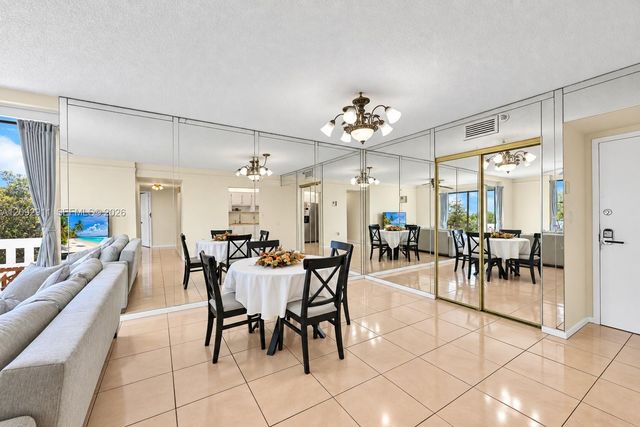 919 Hillcrest Drive 401, Hollywood, FL 33021