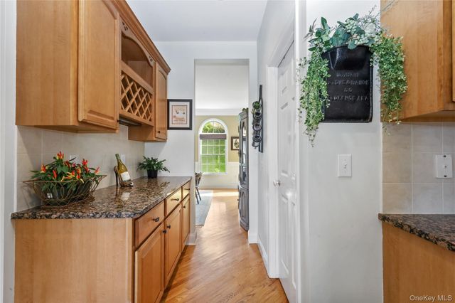 20 Parkview Circle, Carmel, NY 10512
