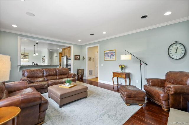 20 Parkview Circle, Carmel, NY 10512